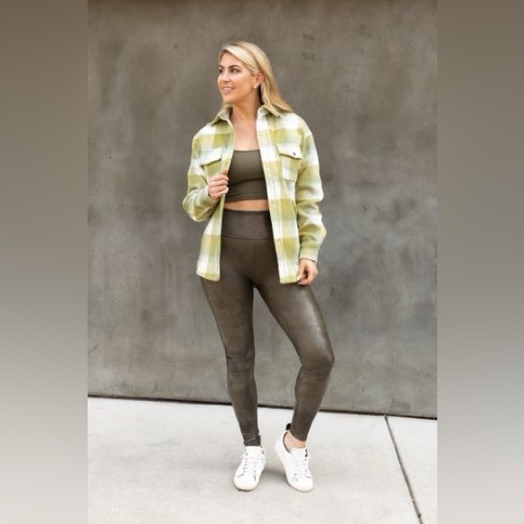 SPANX Faux Leather Croc Shine Leggings in Darkened Olive Size XL/TG - Picture 14 of 16